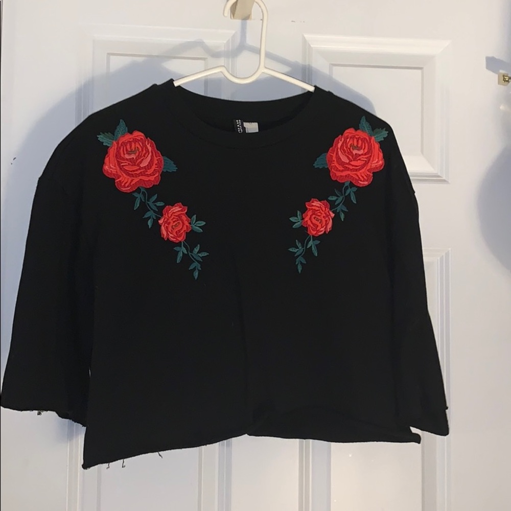 Black cropped sweater shirt